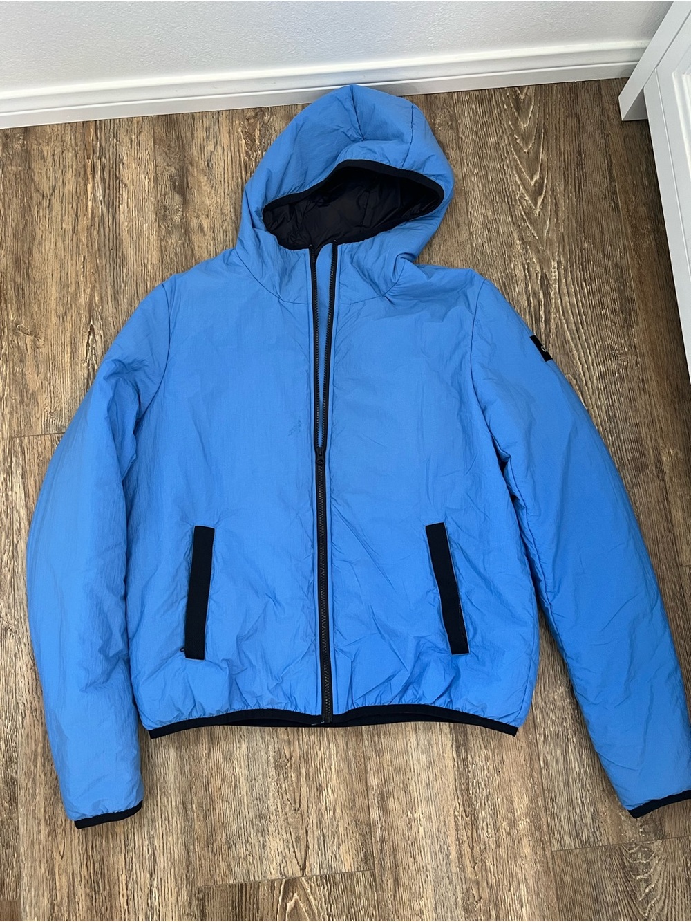 ALO Yoga Men’s Sample Method light puffer jacket